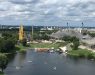 Das Olympiastadion mit Olympiasee vom Olympiaberg aus gesehen